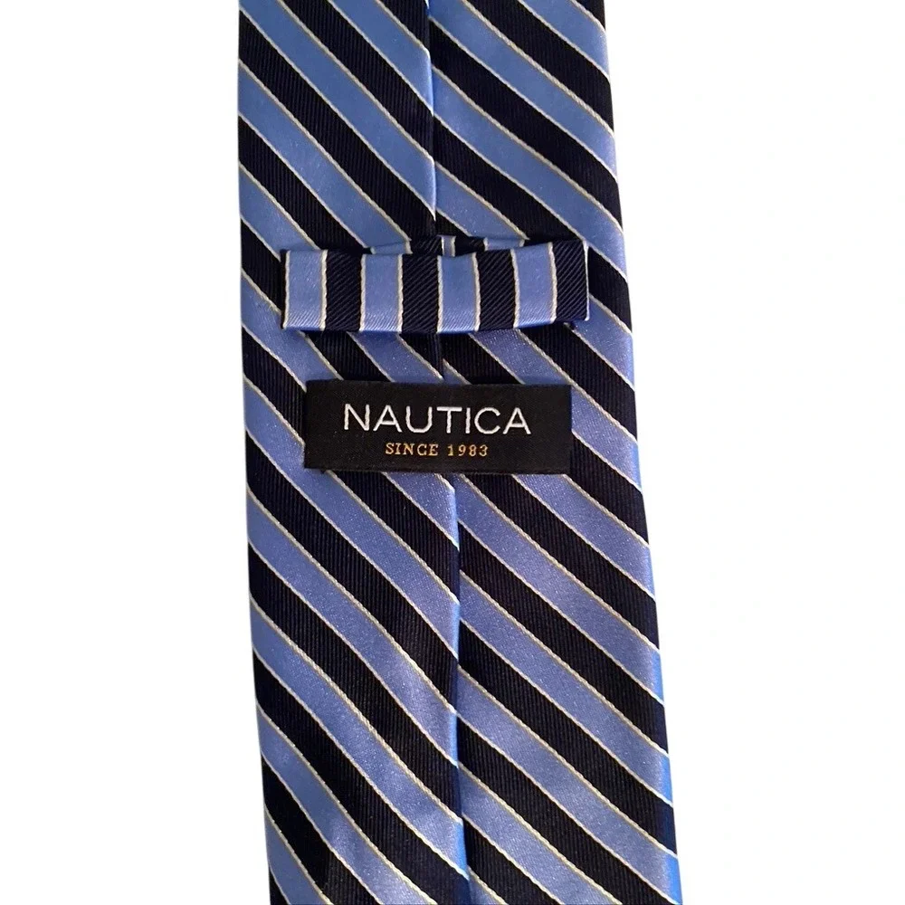 Nautica Mens Blue Navy Striped 100% Silk Necktie Classic Formal Business Tie